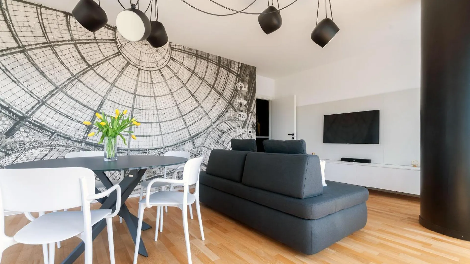 Apartment With Panoramic View Of Milan And Public Free Parking Lot Italy