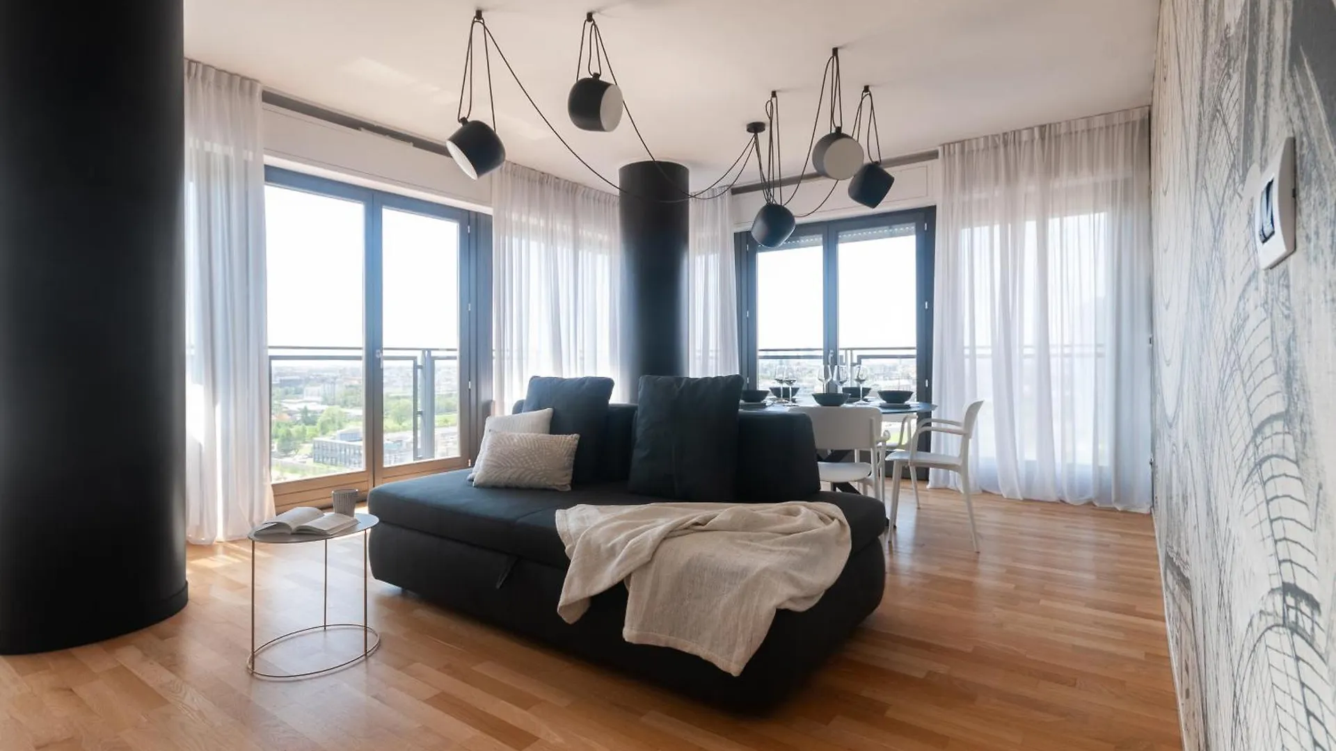 Apartment With Panoramic View Of Milan And Public Free Parking Lot