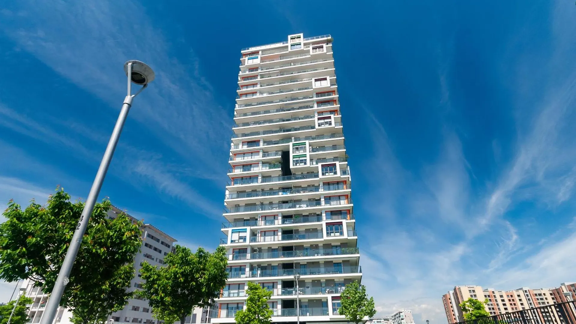 Apartment With Panoramic View Of Milan And Public Free Parking Lot Italy