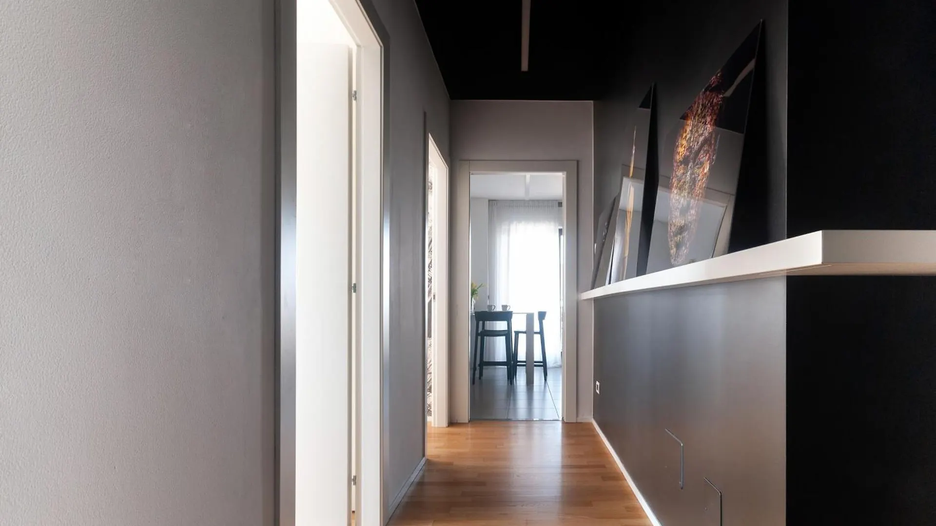 Apartment With Panoramic View Of Milan And Public Free Parking Lot