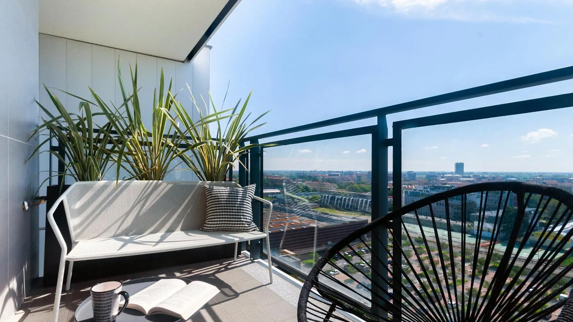 Apartment With Panoramic View Of Milan And Public Free Parking Lot 0*,  Italy